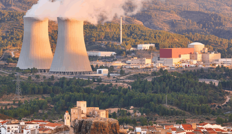 Radiografía 2025 de la energía nuclear en España: evolución, retos, precios e integración en el mix energético.