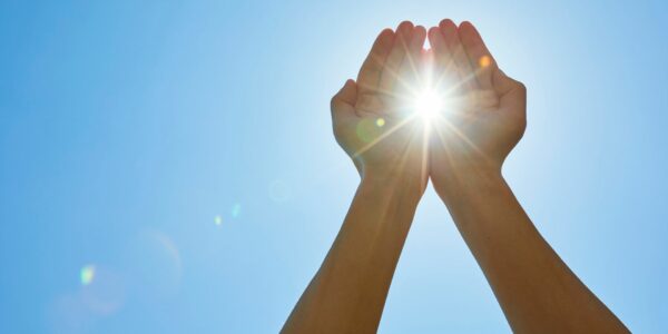 Energía solar para empresas y negocios con y sin instalación de paneles solares de autoconsumo